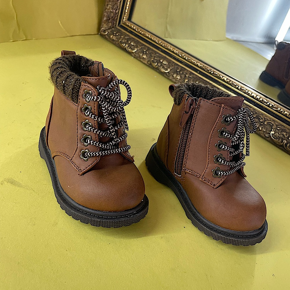 NEW** WONDER NATION BROWN BOOTS 4C
